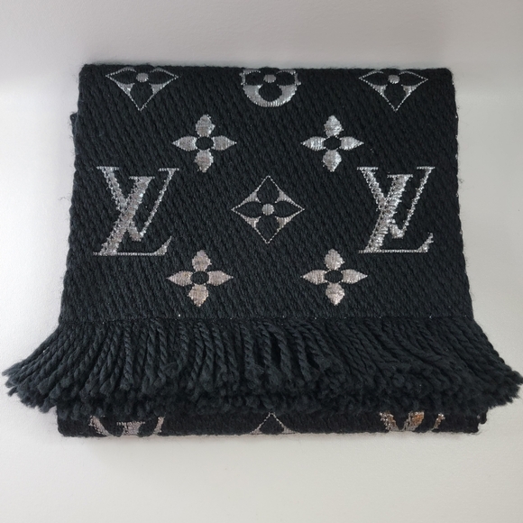 NWOT LOUIS VUITTON Logomania Scarf - Picture 1 of 10